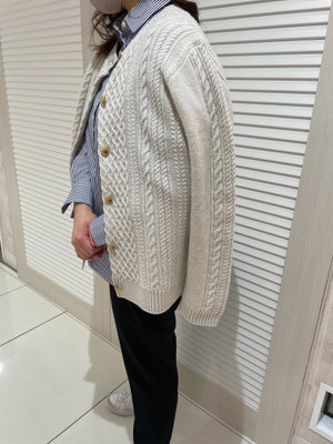 ケーブルニットコーデ KEITH