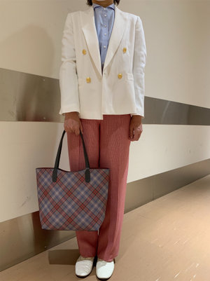 白いジャケットの春コーデ KEITH