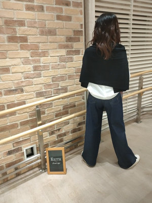 白ブラウスコーデ KEITH