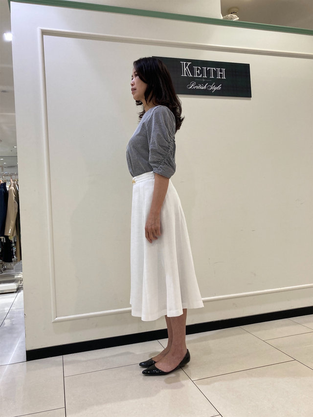 思いきって白と合わせて夏らしくコーディネート KEITH