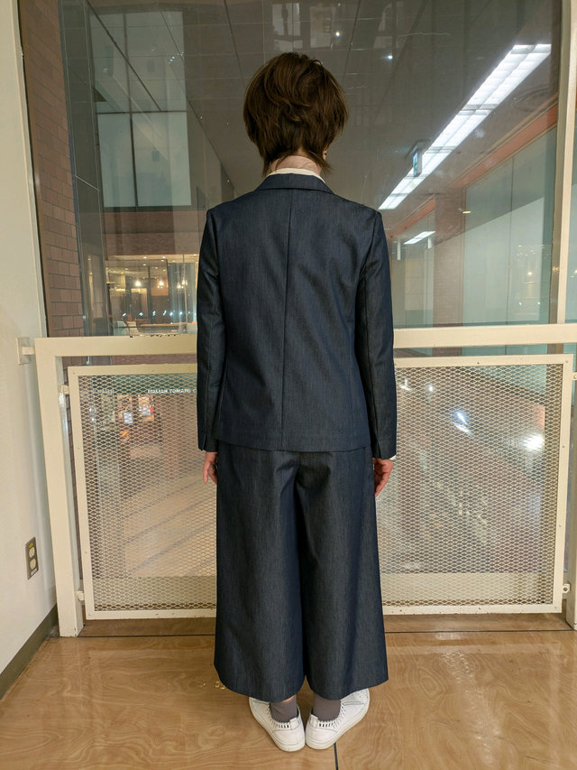 春はデニム素材のセットアップ KEITH