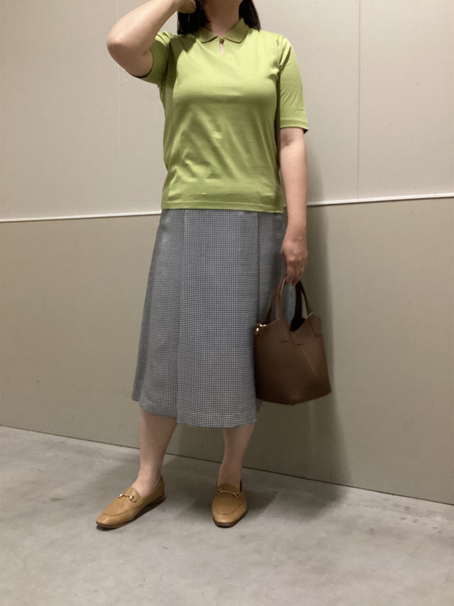 カットソーとスカートのお出かけスタイル KEITH