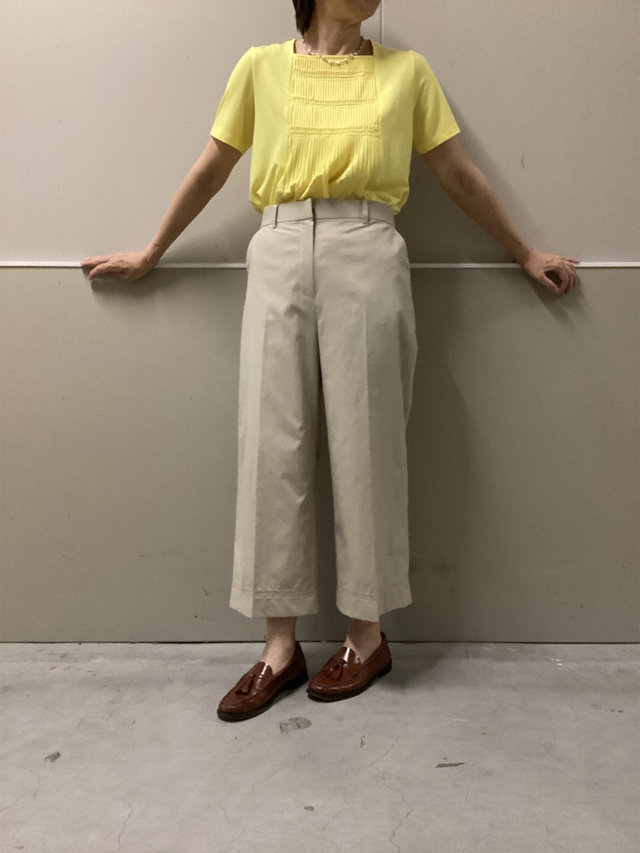 ベージュのセットアップコーデ KEITH