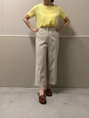 ベージュのセットアップコーデ KEITH