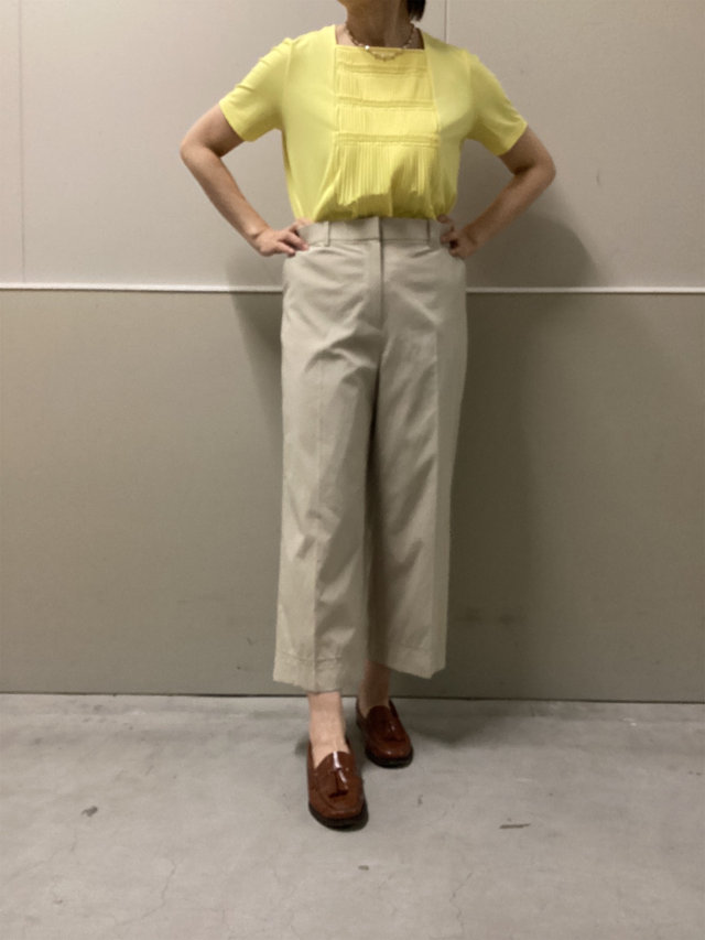 ベージュのセットアップコーデ KEITH