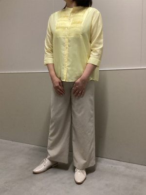 ブラウスとパンツの軽やかコーデ KEITH