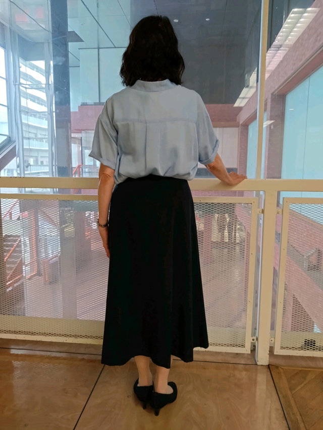 夏のブラウススタイル KEITH