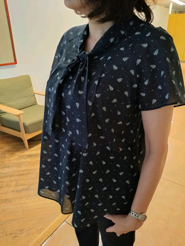 夏のブラウススタイル KEITH