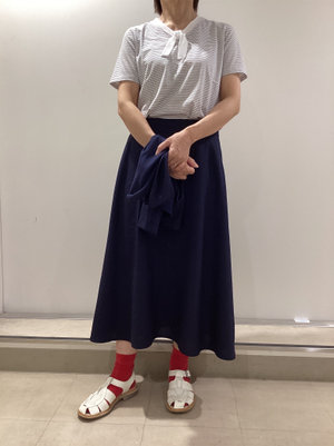 ベストとスカートのセットアップスタイル KEITH