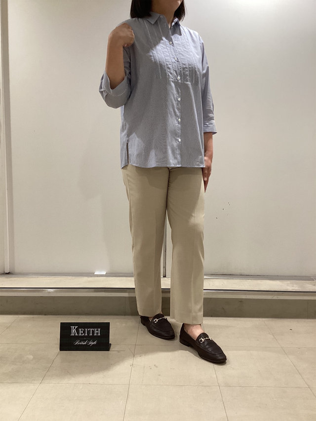 ストライプブラウスのシンプルコーデ KEITH