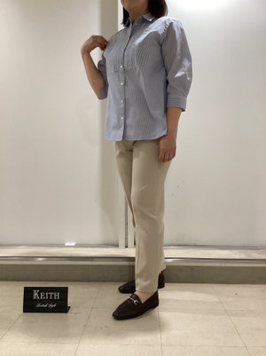 ストライプブラウスのシンプルコーデ KEITH