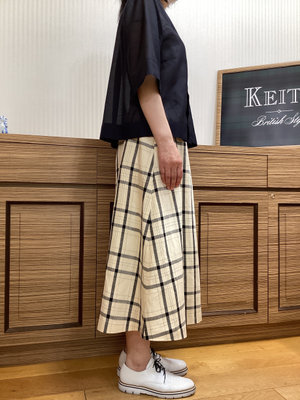 リネンチェックスカートコーデ KEITH