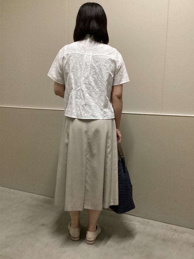 刺繍ブラウスの爽やかコーデ KEITH