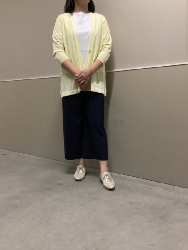 cool素材カーディガンのさっぱり無地コーデ KEITH