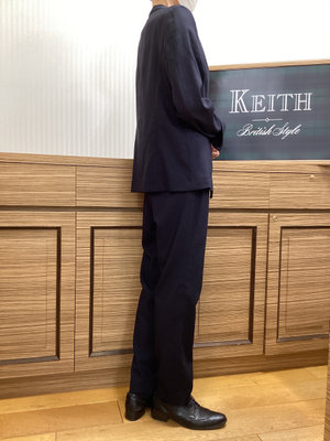 気合いの入るパンツスーツ KEITH