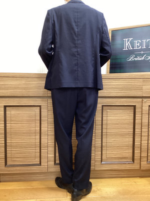 気合いの入るパンツスーツ KEITH