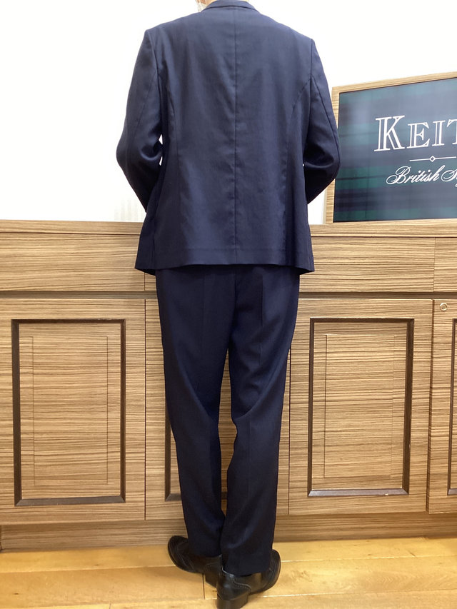 気合いの入るパンツスーツ KEITH