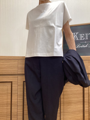 気合いの入るパンツスーツ KEITH