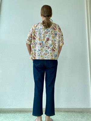 【チンツフラワーで着回しコーデ】デニムできれいめカジュアルコーデ KEITH