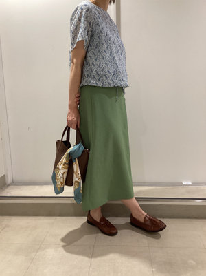 リバティープリントブラウスのコーデ KEITH