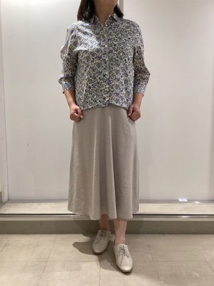 リバティープリントのナチュラルコーデ KEITH