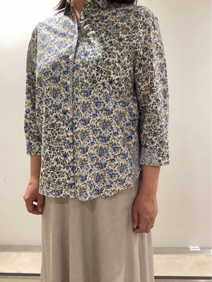 リバティープリントのナチュラルコーデ KEITH