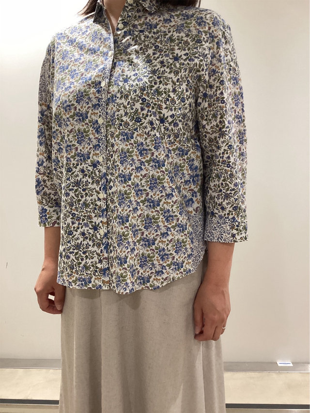 リバティープリントのナチュラルコーデ KEITH