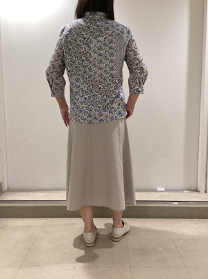 リバティープリントのナチュラルコーデ KEITH