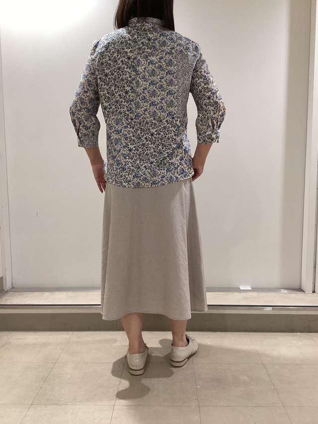 リバティープリントのナチュラルコーデ KEITH