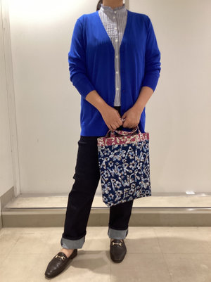 深めのブルーで初秋スタイル KEITH