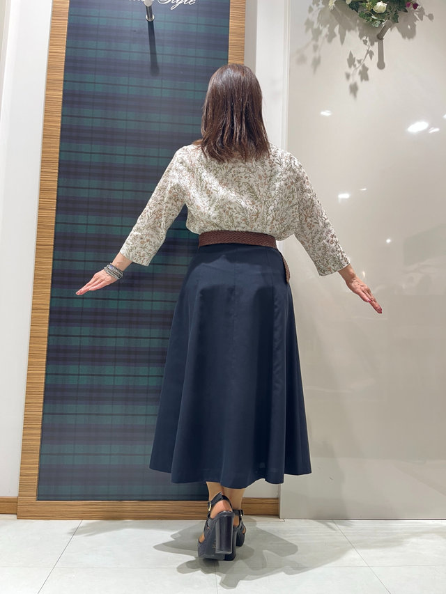 お気に入りのブラウス KEITH