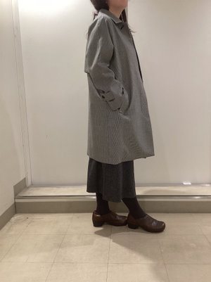 ミドル丈コートでシックなスタイリング KEITH