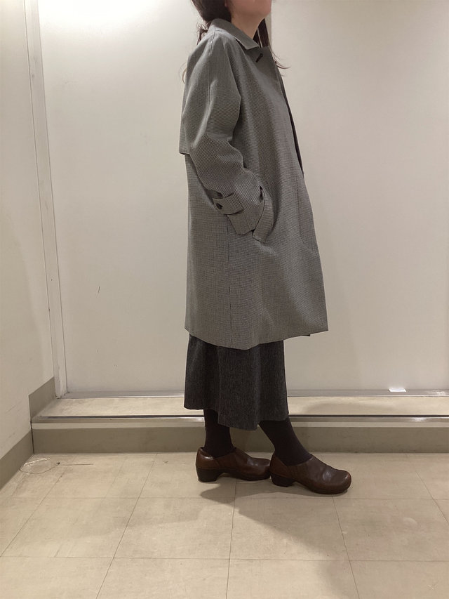 ミドル丈コートでシックなスタイリング KEITH