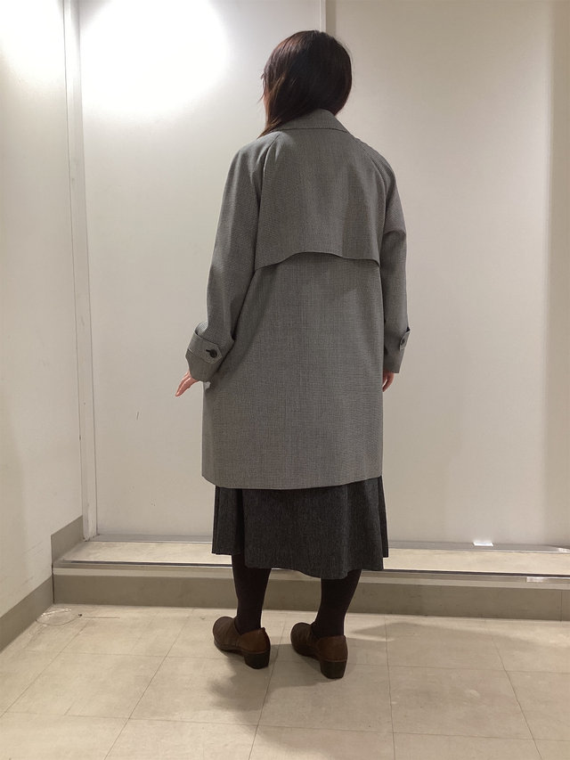 ミドル丈コートでシックなスタイリング KEITH