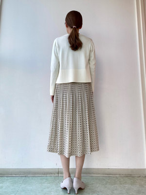 【ジオメトリックパターンセットアップ】で春のワントーンコーデ KEITH