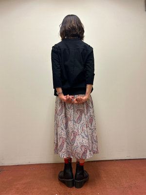 柄スカートコーデ KEITH