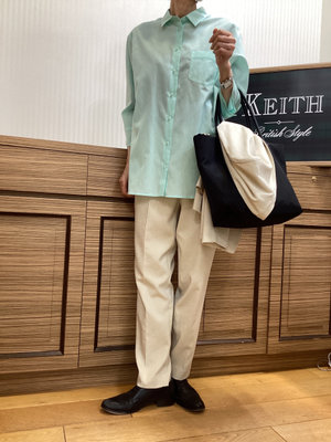 新緑に映えるオフィスコーデ KEITH