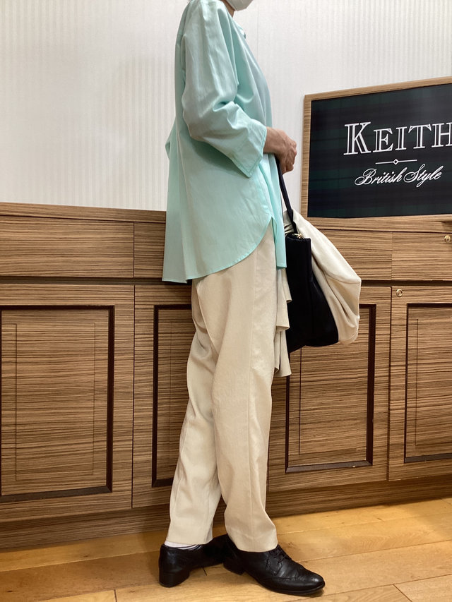 新緑に映えるオフィスコーデ KEITH