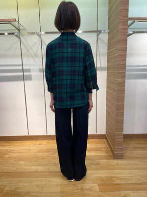 キースチェックのブラウスコーデ KEITH