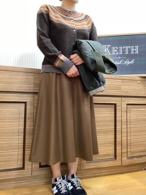 上質なニットを纏う KEITH