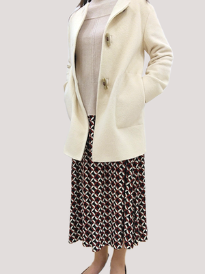 プリントスカートをアクセントに SCAPA