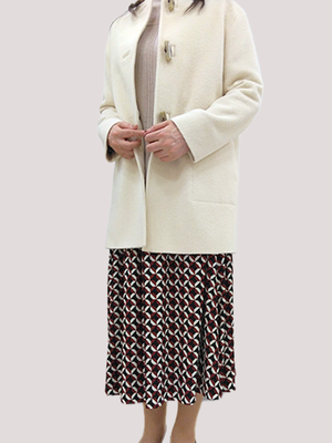 プリントスカートをアクセントに SCAPA