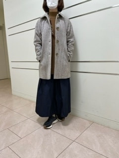 ベーシックコートをボリュームスカートで新鮮に SCAPA