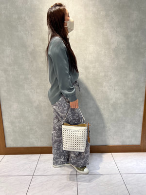 スタイリッシュな装い SCAPA