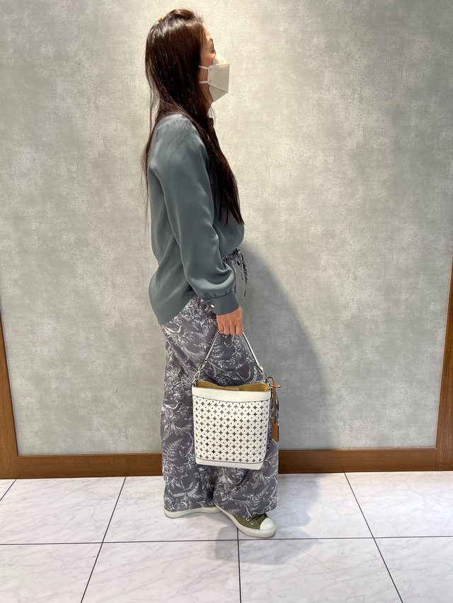 スタイリッシュな装い SCAPA