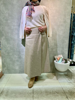 リネンニットのオンにもオフにもコーデ SCAPA