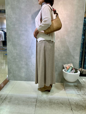 リネンニットのオンにもオフにもコーデ SCAPA