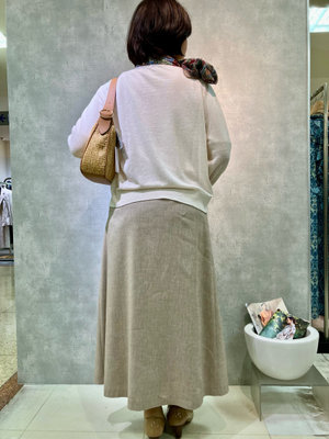 リネンニットのオンにもオフにもコーデ SCAPA