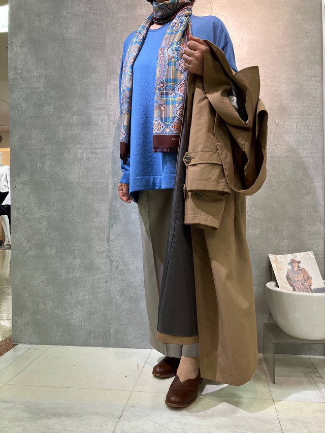 秋コートコーデ SCAPA