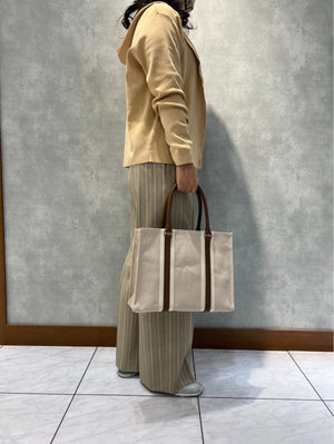 春のカジュアルコーディネート SCAPA